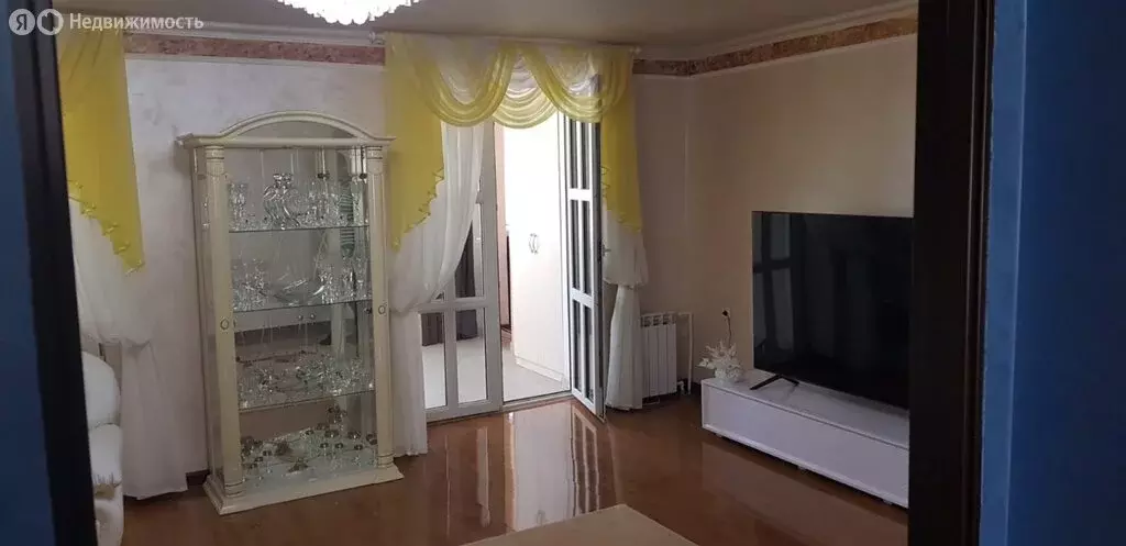 3-комнатная квартира: Евпатория, проспект Победы, 63 (84.5 м) - Фото 1