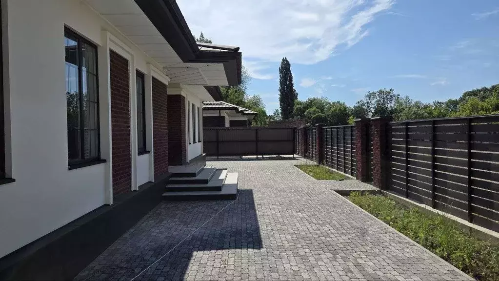 Дом в Адыгея, Тахтамукайский район, Энем пгт ул. Седина (136 м) - Фото 2