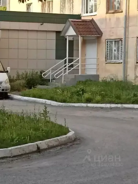 Помещение свободного назначения в Свердловская область, Асбест ул. ... - Фото 1