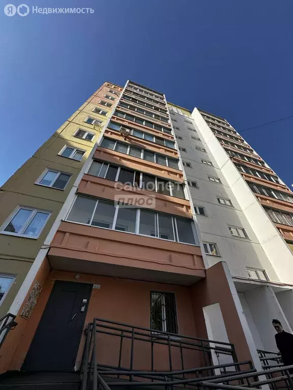 2-комнатная квартира: Ижевск, улица Холмогорова, 75 (56.8 м) - Фото 1