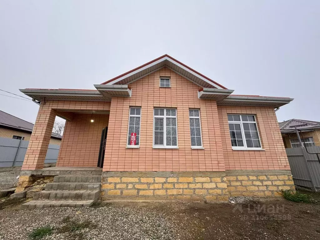 Дом в Ставропольский край, Михайловск Шпаковский район, ул. Александра ... - Фото 1