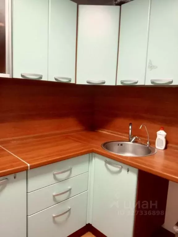 Комната Санкт-Петербург ул. Генерала Симоняка, 1 (10.0 м) - Фото 1