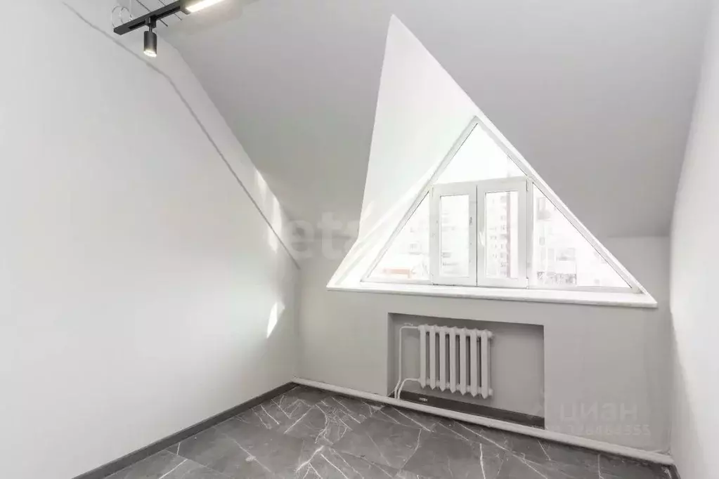 Офис в Тюменская область, Тюмень ул. Монтажников, 1/4 (13 м) - Фото 1