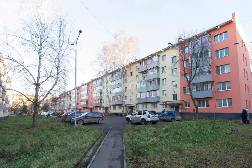 3-комнатная квартира: Альметьевск, улица Пушкина, 35 (61.1 м) - Фото 1