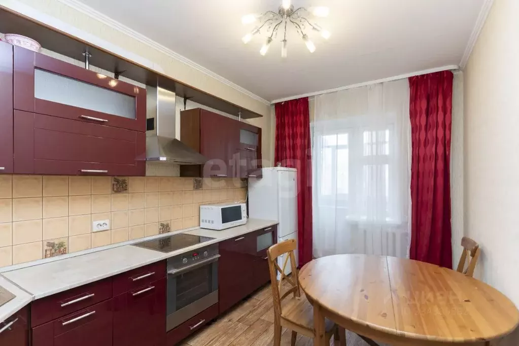 2-к кв. Тюменская область, Тюмень ул. Пермякова, 63 (66.7 м) - Фото 1