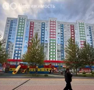 3-комнатная квартира: Тюмень, улица Федюнинского, 56к2 (55.8 м) - Фото 2