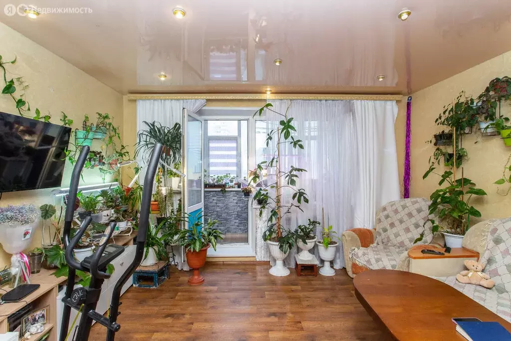 3-комнатная квартира: Тобольск, 10-й микрорайон, 44 (66 м) - Фото 2