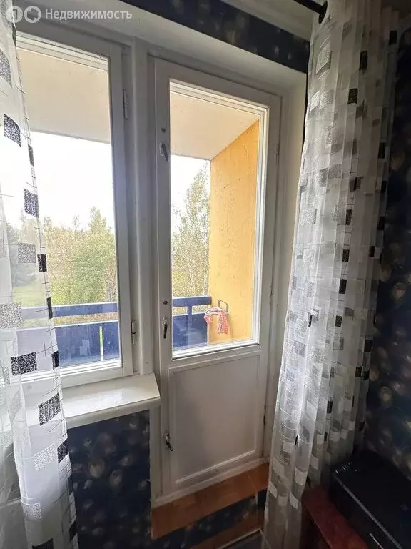 3-комнатная квартира: Вязьма-Брянская, улица 50 лет Победы, 24 (74.8 ... - Фото 1