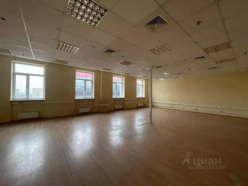 Офис в Санкт-Петербург пл. Конституции, 1 (326 м) - Фото 0