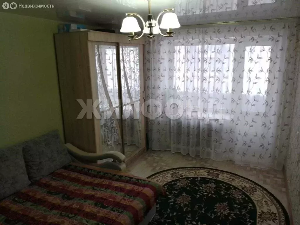 3-комнатная квартира: Искитим, Центральная улица, 18 (62 м) - Фото 1