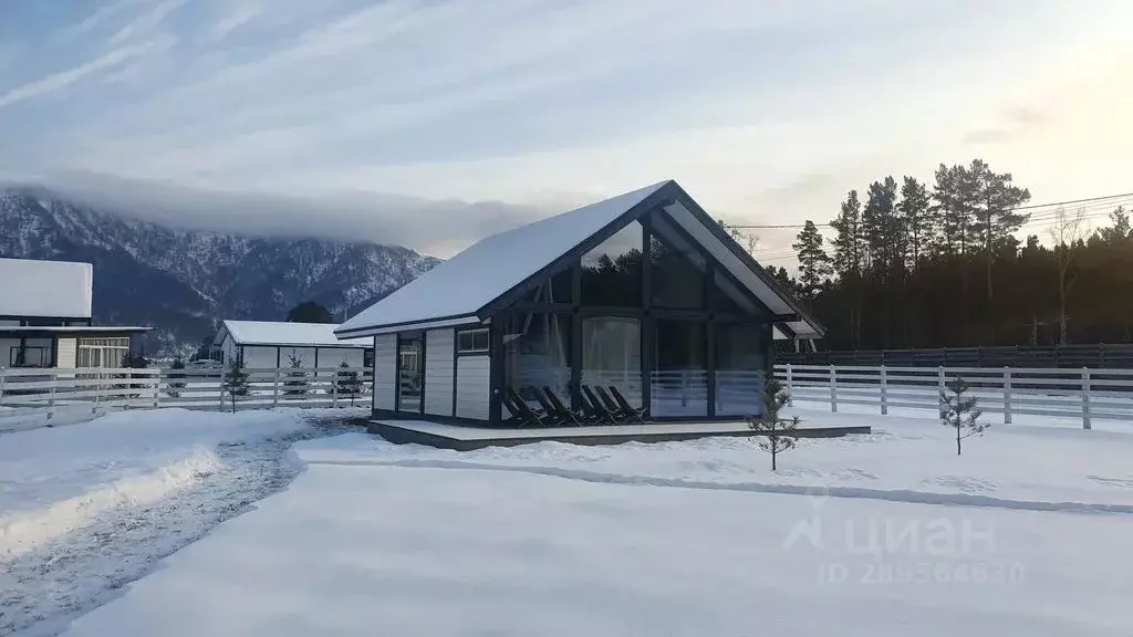Дом в Алтай, Чемальский район тракт Чемальский, 15 (103 м) - Фото 1