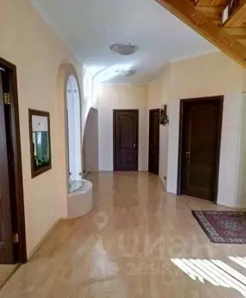 Дом в Самарская область, Тольятти Кооперативная ул. (200 м) - Фото 1
