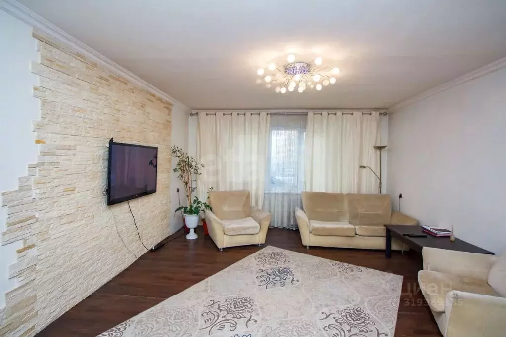 4-к кв. Красноярский край, Красноярск Судостроительная ул., 26 (81.6 ... - Фото 0