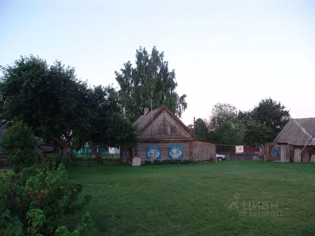 Дом в Брянская область, Трубчевский район, Юровское с/пос, с. Любожичи ... - Фото 1