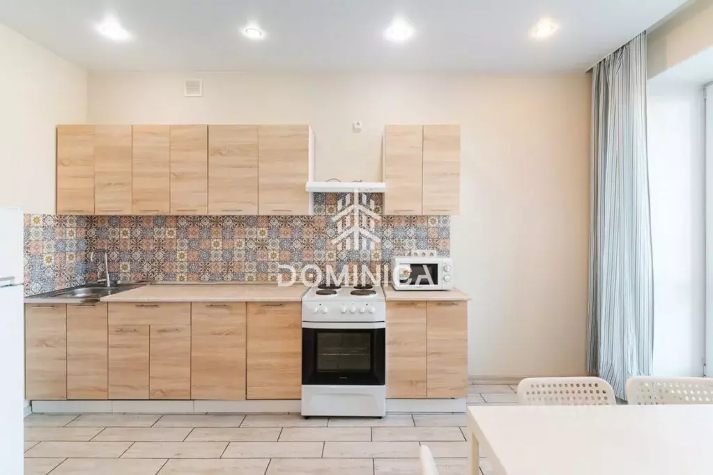 2-к кв. Омская область, Омск просп. Комарова, 11 (54.0 м) - Фото 2