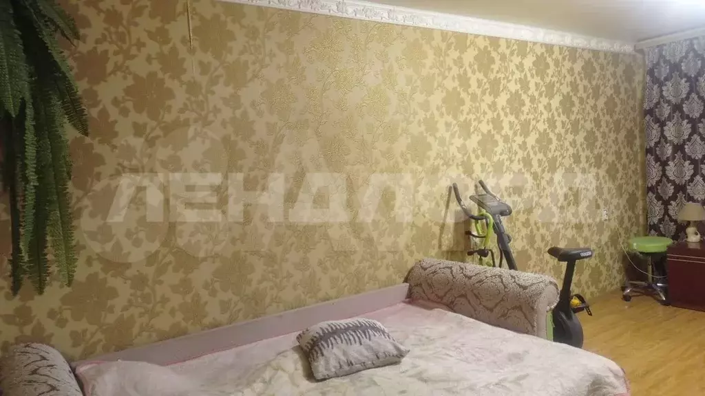 1-к. квартира, 49 м, 1/10 эт. - Фото 1