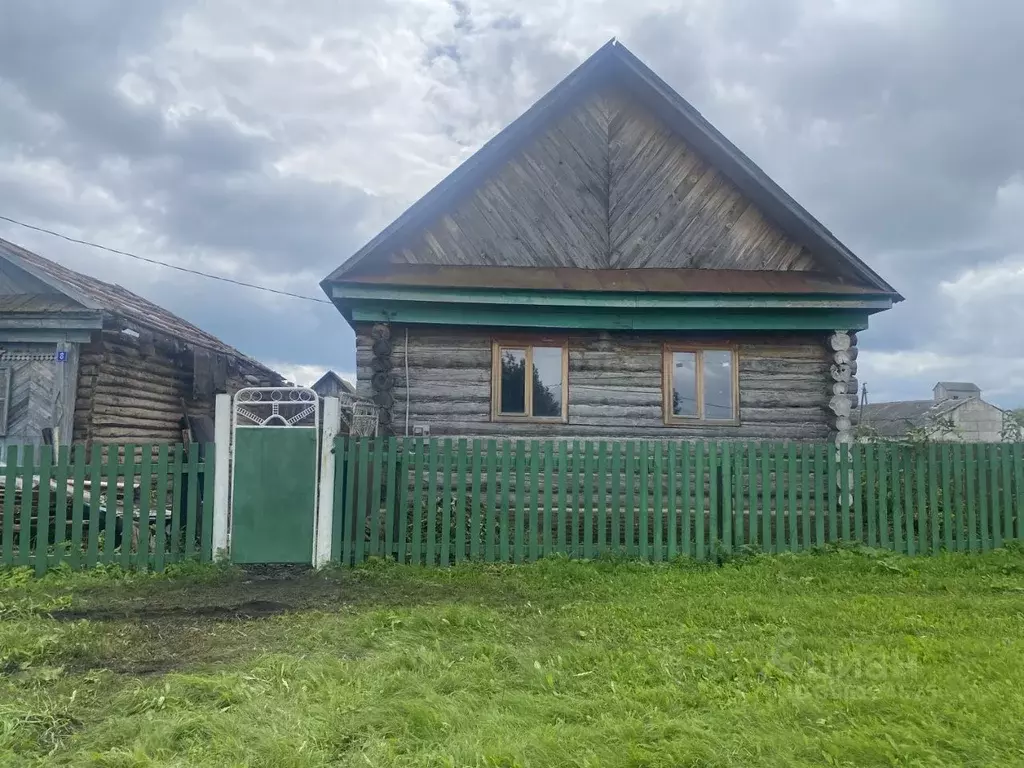 Дом в Башкортостан, Ишимбайский район, Ишеевский сельсовет, с. ... - Фото 0