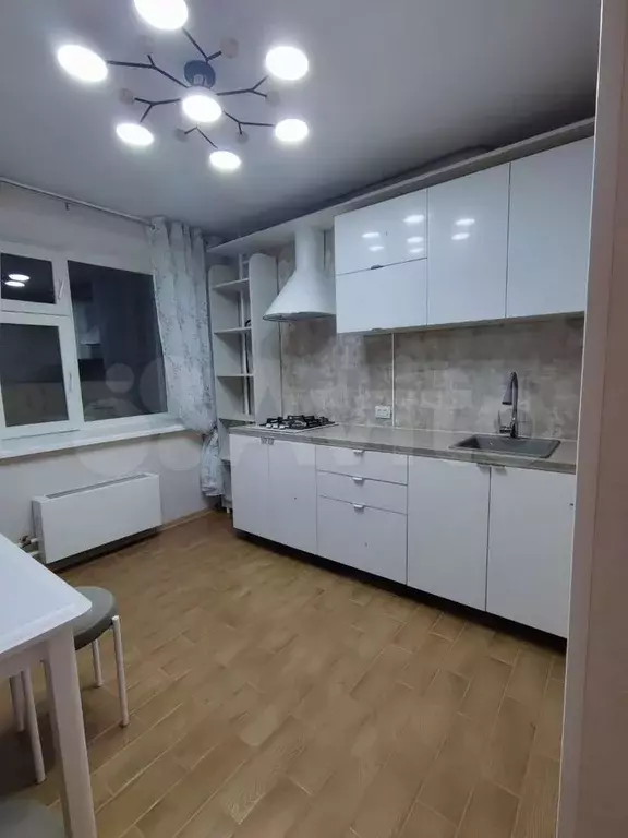 1-к. квартира, 40 м, 6/10 эт. - Фото 0