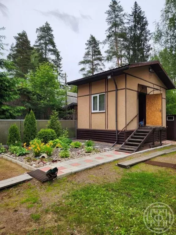 Дом в Ленинградская область, Выборгский район, Рощино пгт ул. ... - Фото 1