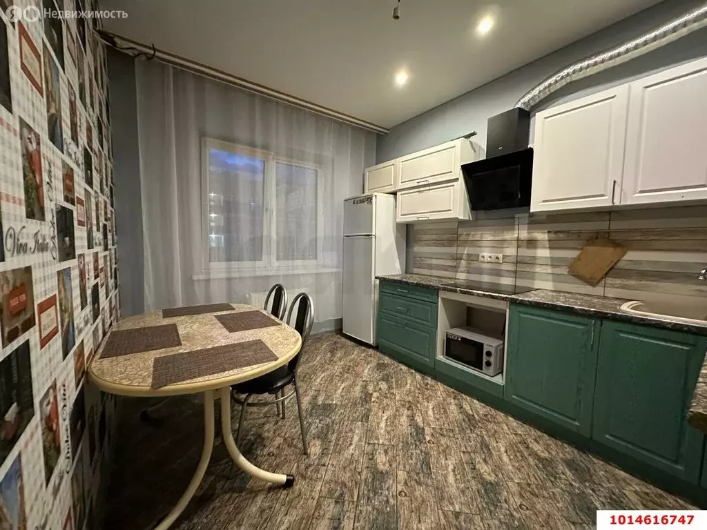 3-комнатная квартира: Краснодар, Кореновская улица, 57к2 (70.6 м) - Фото 1