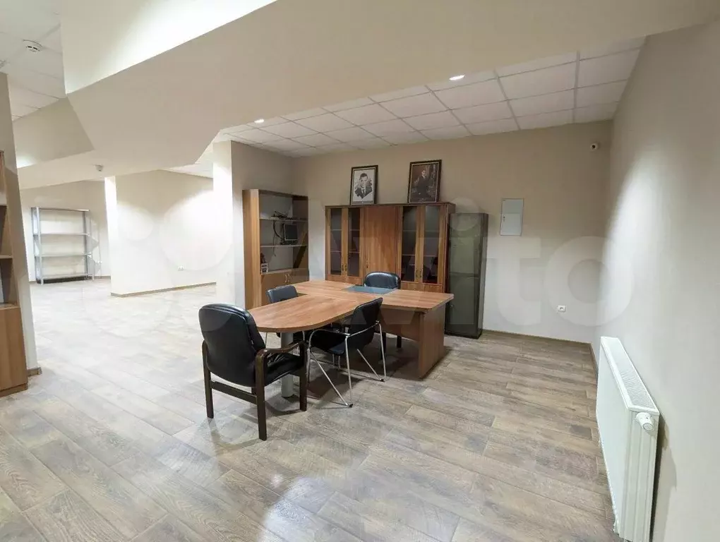 Офис в Ханты-Мансийский АО, Сургут Университетская ул., 9 (90 м) - Фото 1