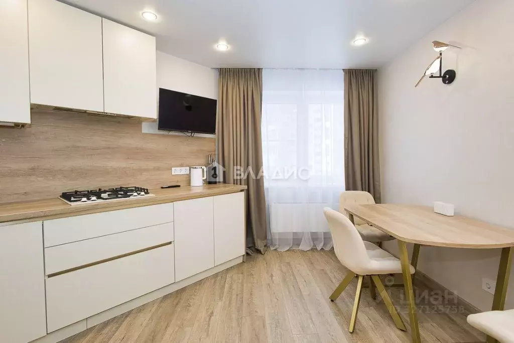 2-к кв. Владимирская область, Владимир ул. Смоленская, 6 (62.2 м) - Фото 1