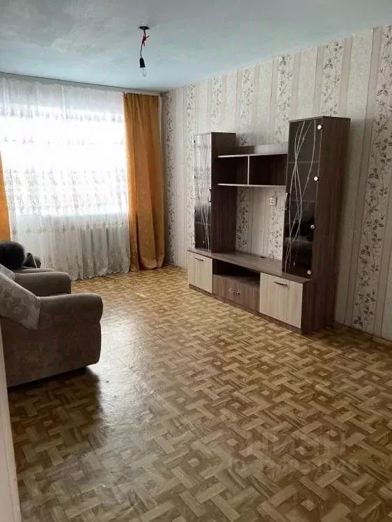 3-к кв. Омская область, Таврический район, с. Сосновское ул. Комарова, ... - Фото 1