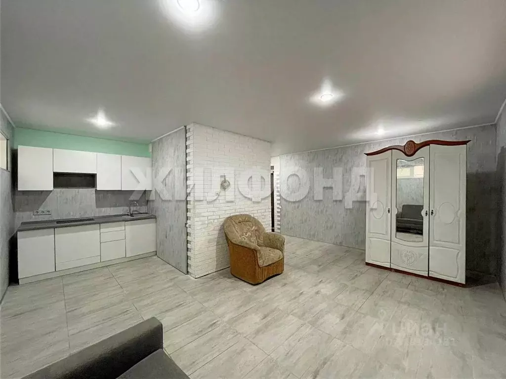 Студия Краснодарский край, Краснодар ул. Алуштинская, 30 (33.4 м) - Фото 1