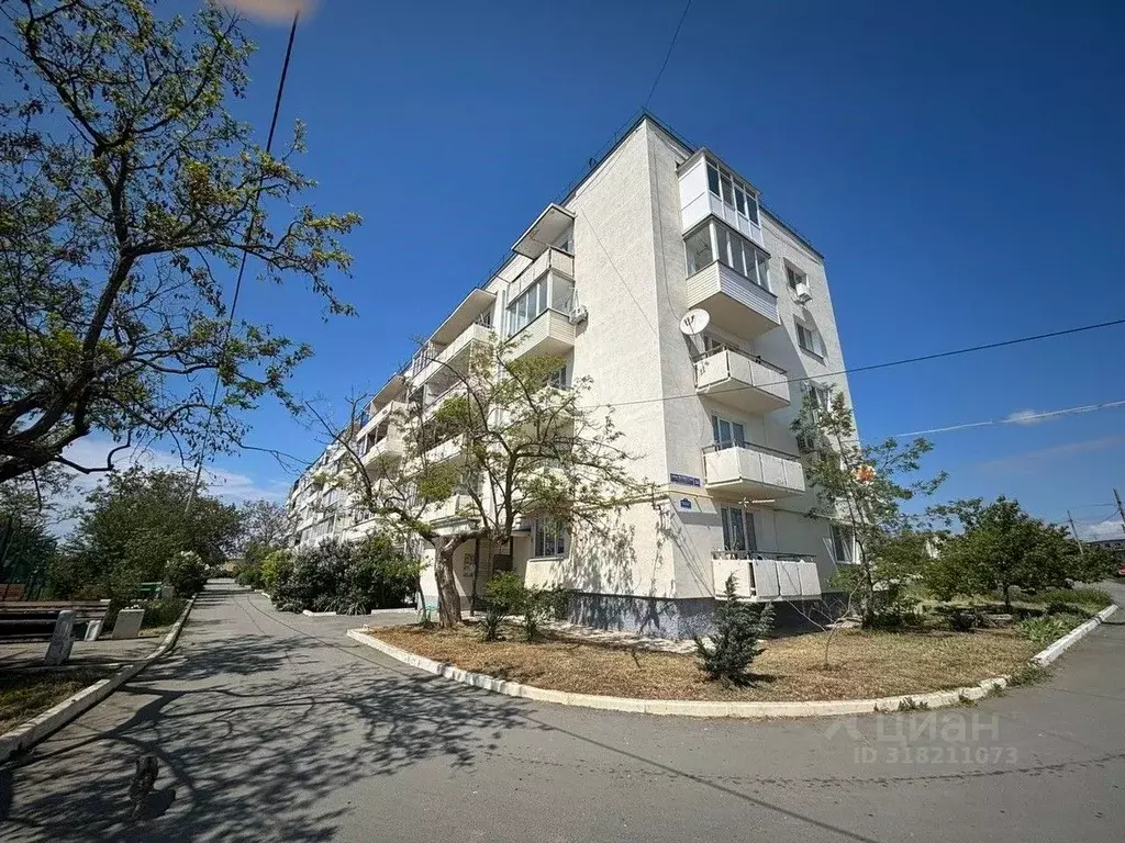 3-к кв. Севастополь Нахимовский р-н, пос. Солнечный, ул. Ветвистая ... - Фото 0