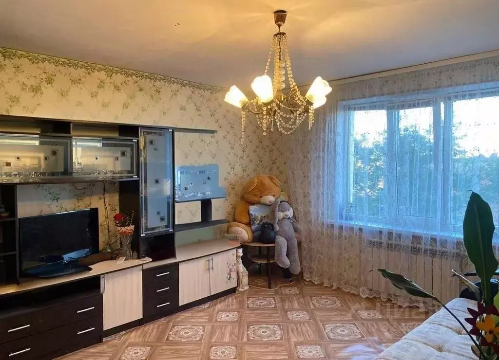 3-к кв. Оренбургская область, Оренбург Амурская ул., 6/2 (63.8 м) - Фото 1