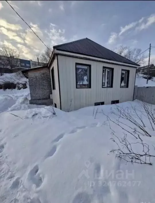 Дом в Камчатский край, Петропавловск-Камчатский Луговая ул. (75 м) - Фото 1