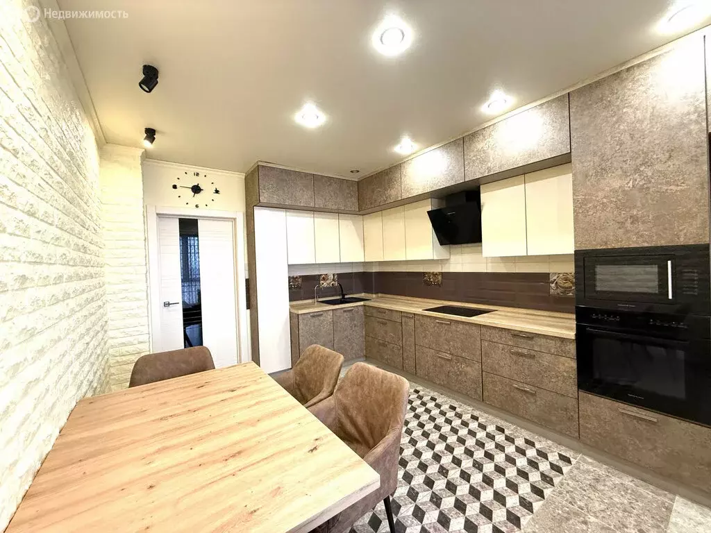 2-комнатная квартира: Брянск, Московский проспект, 68 (74 м) - Фото 0