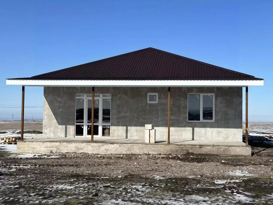 Дом в Крым, Симферопольский район, с. Трудовое ул. Ниет, 3 (130 м) - Фото 1