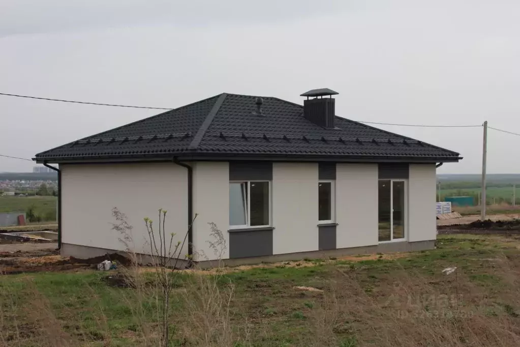 Дом в Воронежская область, Хохольский район, с. Новогремяченское ул. ... - Фото 1