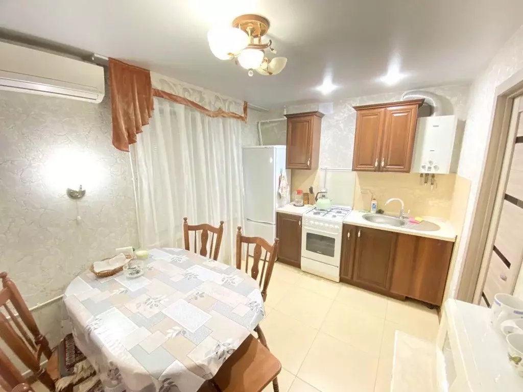 3-к кв. Калмыкия, Элиста ул. Чкалова, 5 (84.0 м) - Фото 1