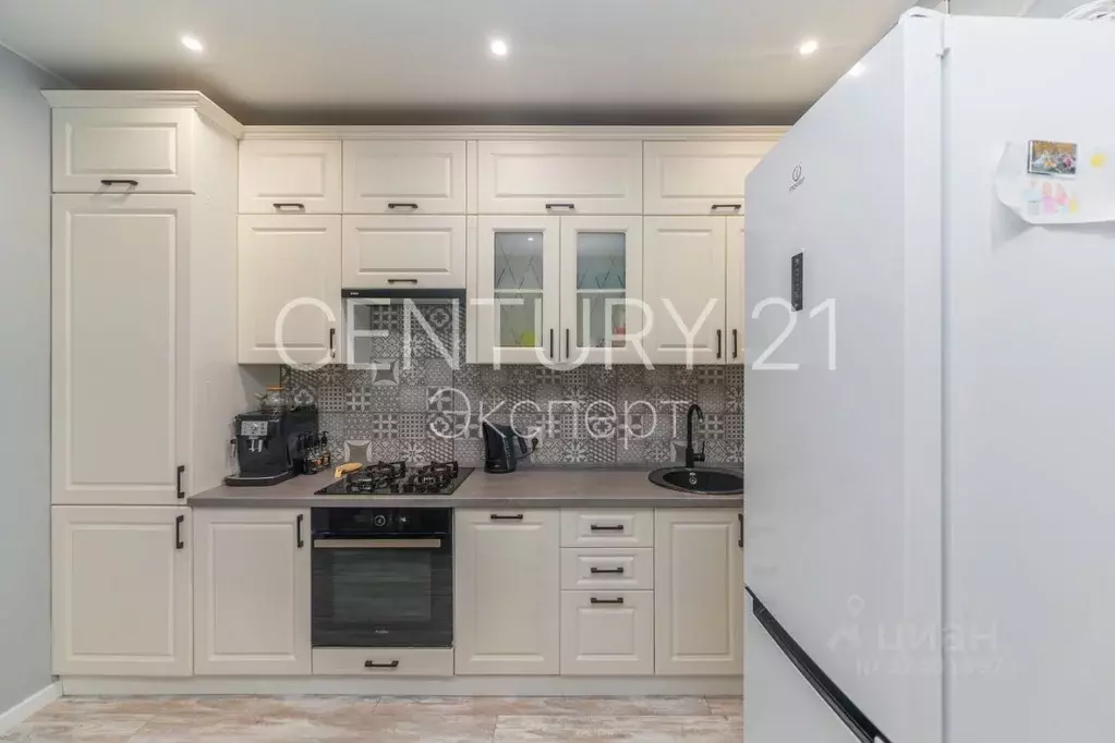 3-к кв. Калининградская область, Калининград ул. Кипарисовая, 2 (83.6 ... - Фото 2