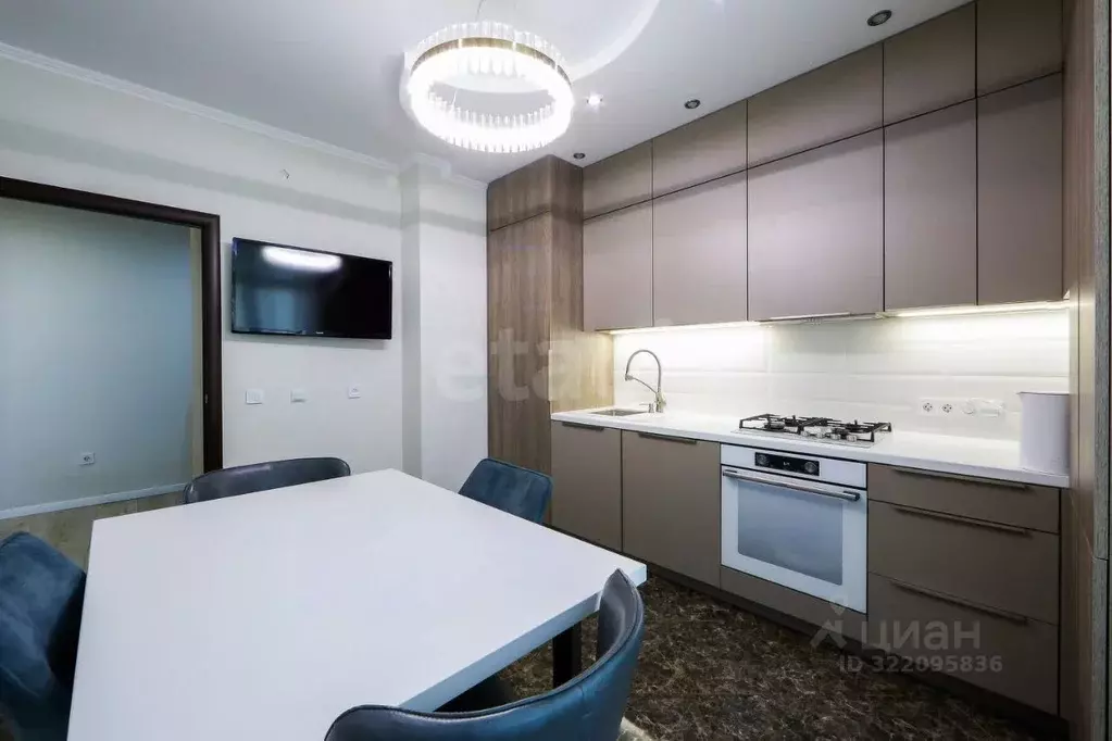 2-к кв. Калининградская область, Калининград ул. Виктора Денисова, ... - Фото 1