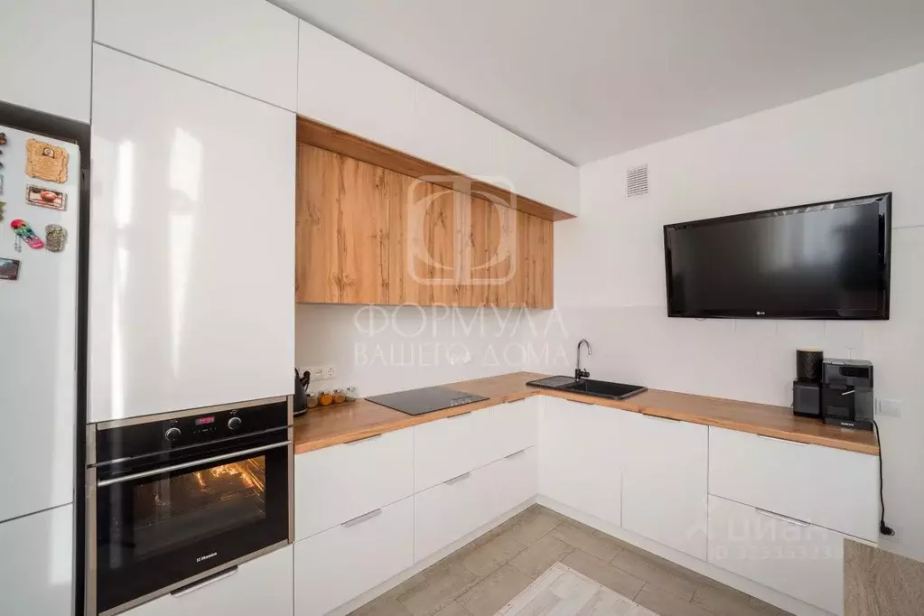 2-к кв. Свердловская область, Екатеринбург ул. Крауля, 170 (59.1 м) - Фото 1