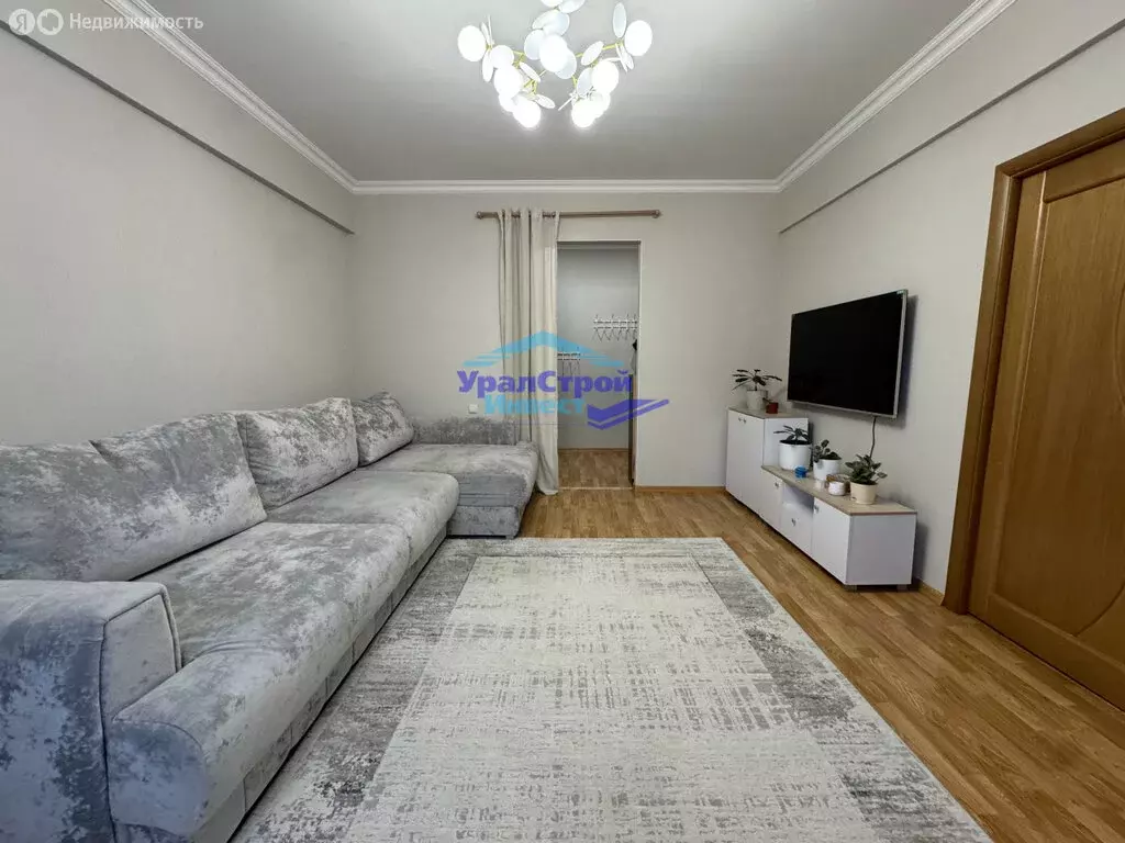 2-комнатная квартира: Октябрьский, проспект Ленина, 5 (58 м) - Фото 1