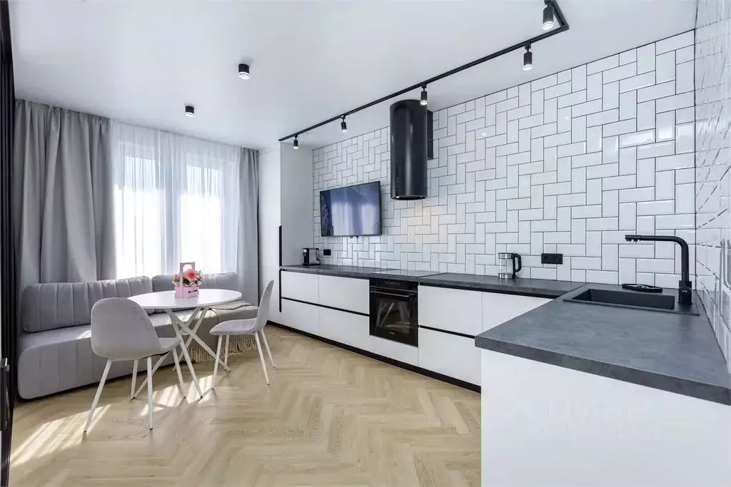 1-к кв. Тюменская область, Тюмень Новгородская ул., 22 (40.0 м) - Фото 2