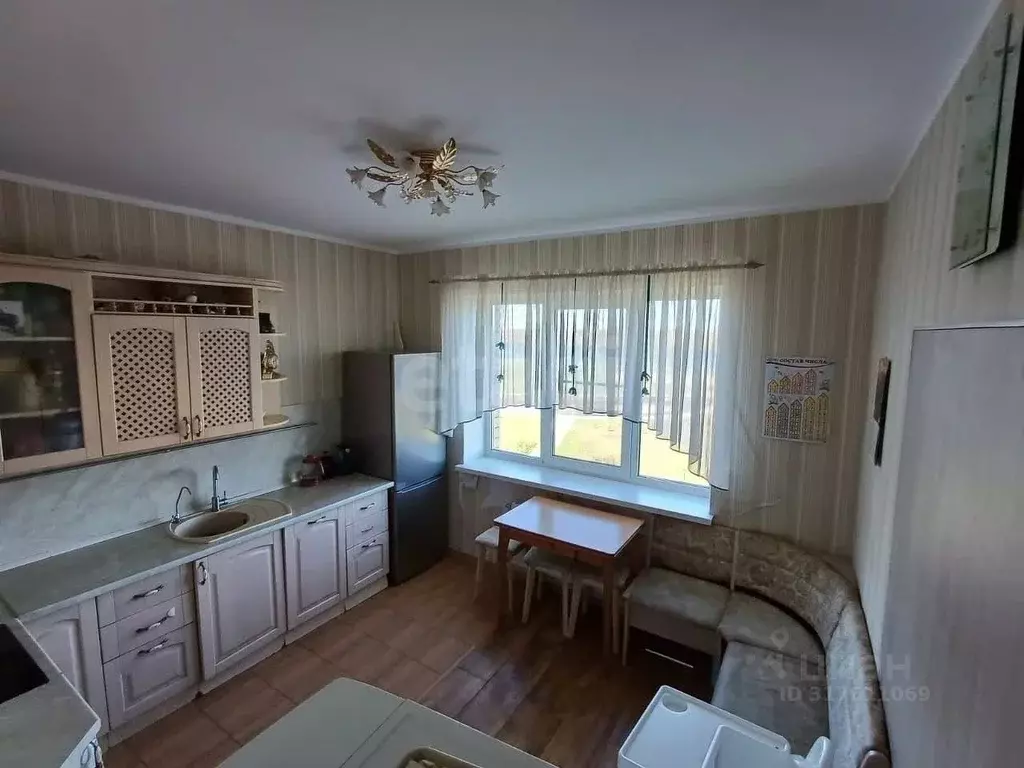 2-к кв. Ленинградская область, Кириши Волховская наб., 48 (64.1 м) - Фото 0