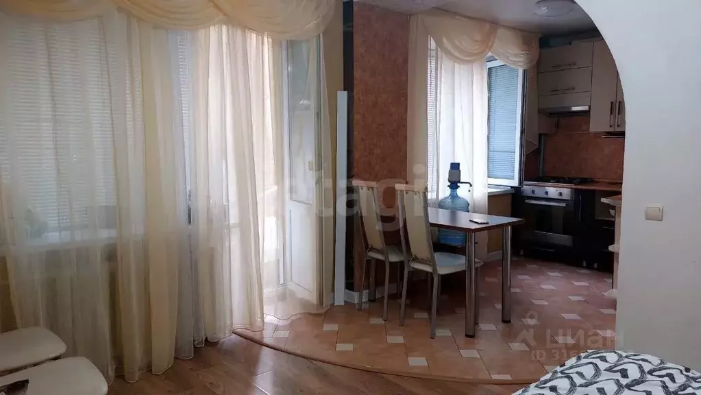 2-к кв. Ростовская область, Таганрог ул. Бабушкина, 54Б (61.6 м) - Фото 0