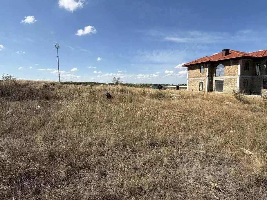 Участок в Крым, Симферопольский район, Перовское с/пос, с. Дубки ул. ... - Фото 1