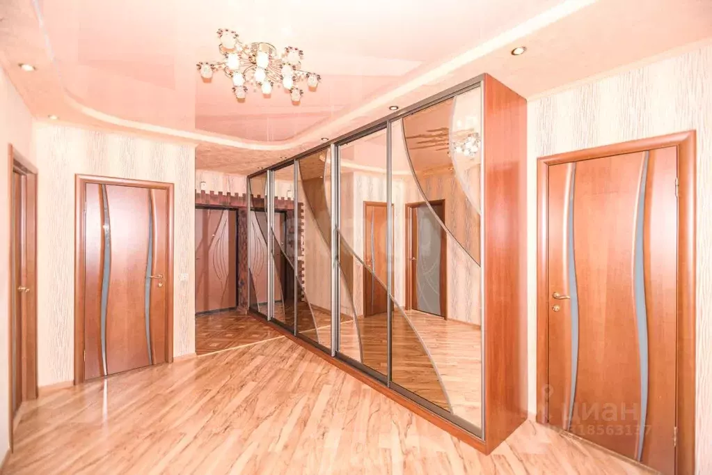 3-к кв. Ханты-Мансийский АО, Сургут просп. Ленина, 18 (103.3 м) - Фото 0