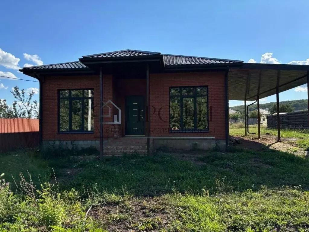 Дом в Белгородская область, Новооскольский муниципальный округ, с. ... - Фото 1