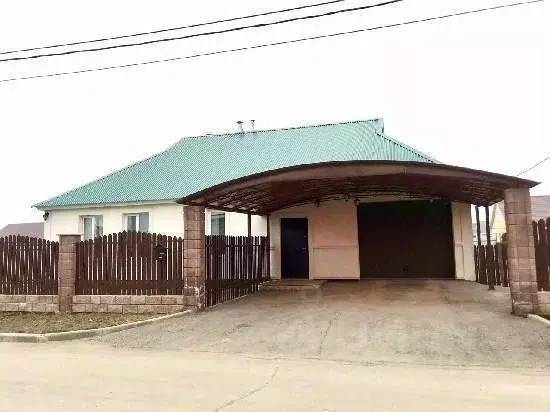 Дом в Самарская область, Ставропольский район, с. Ягодное, Ладья ... - Фото 1