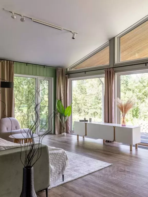 Дом в Ленинградская область, Приозерский район, Ларионовское с/пос, ... - Фото 1