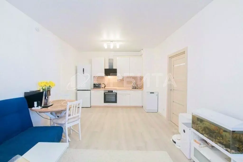 3-к кв. Тюменская область, Тюмень ул. Павла Шарова, 42 (78.2 м) - Фото 2