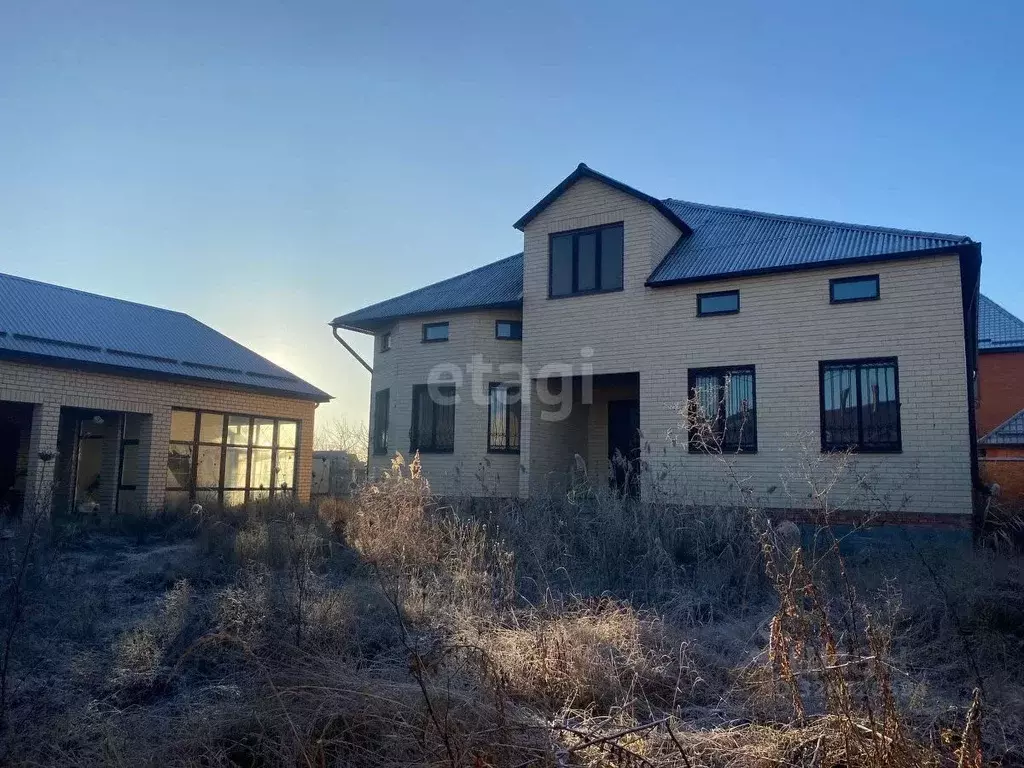 Дом в Ингушетия, Карабулак ул. Балкоева (157 м) - Фото 1