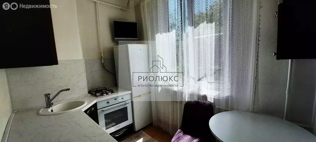2-комнатная квартира: Магнитогорск, улица Ломоносова, 34 (56.3 м) - Фото 1